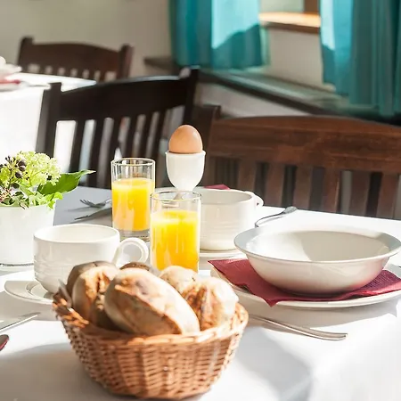 فندق Aneta & Restaurant 4*